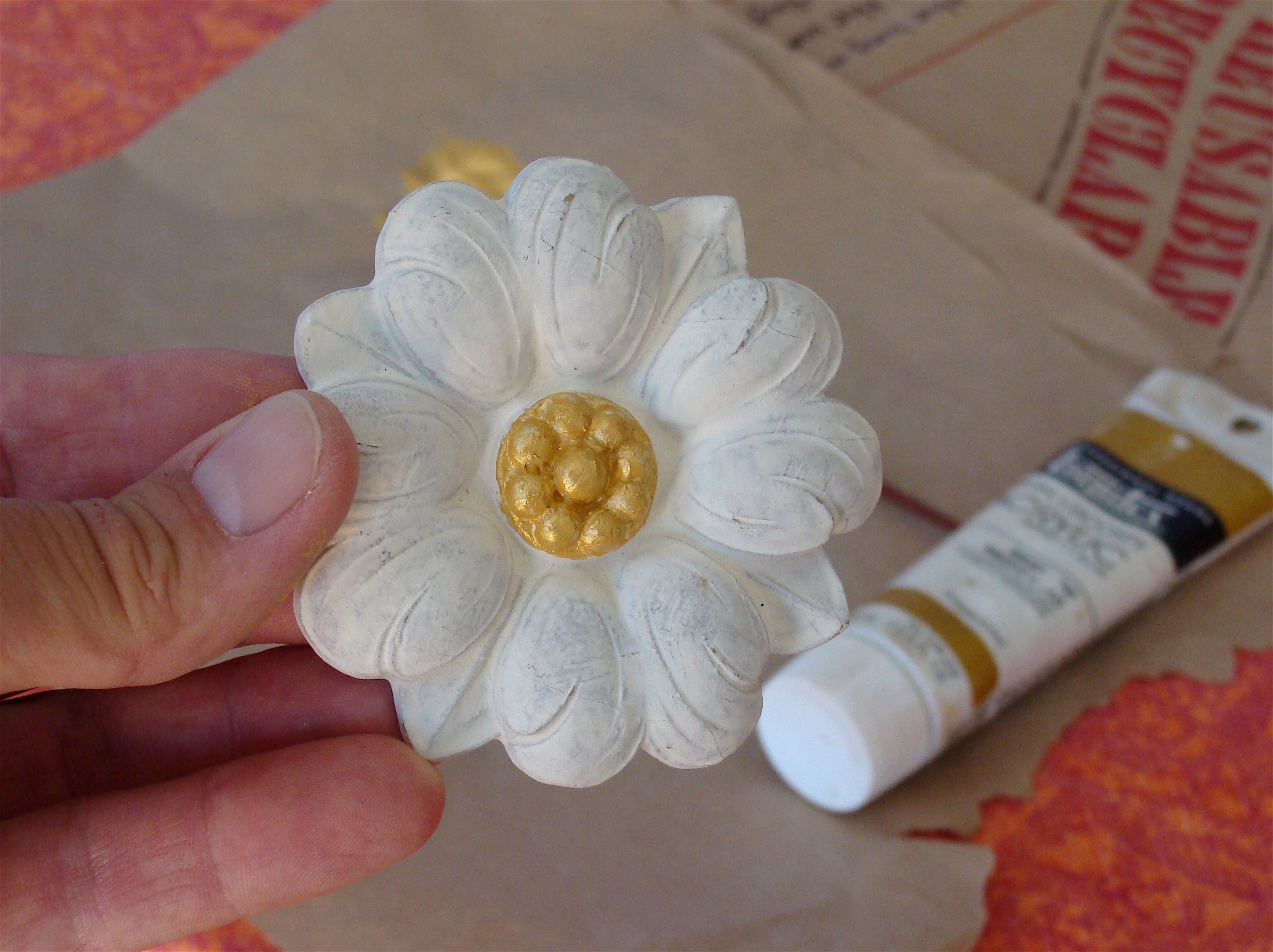 round-rosette-woodworking-onlay-gold-center – The Joy of Moldings